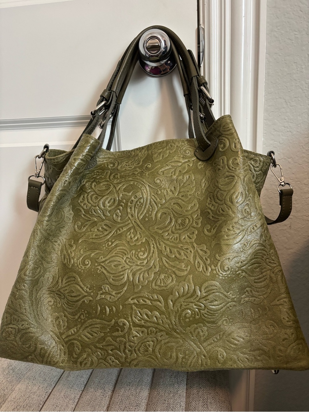 Isadora Leather Olive Green Embossed Handbag. Made in Italy
